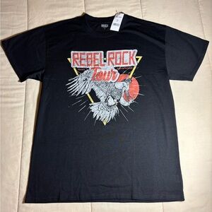 Rebel Rock Black Short Sleeve Tee with Graphic Design / large
